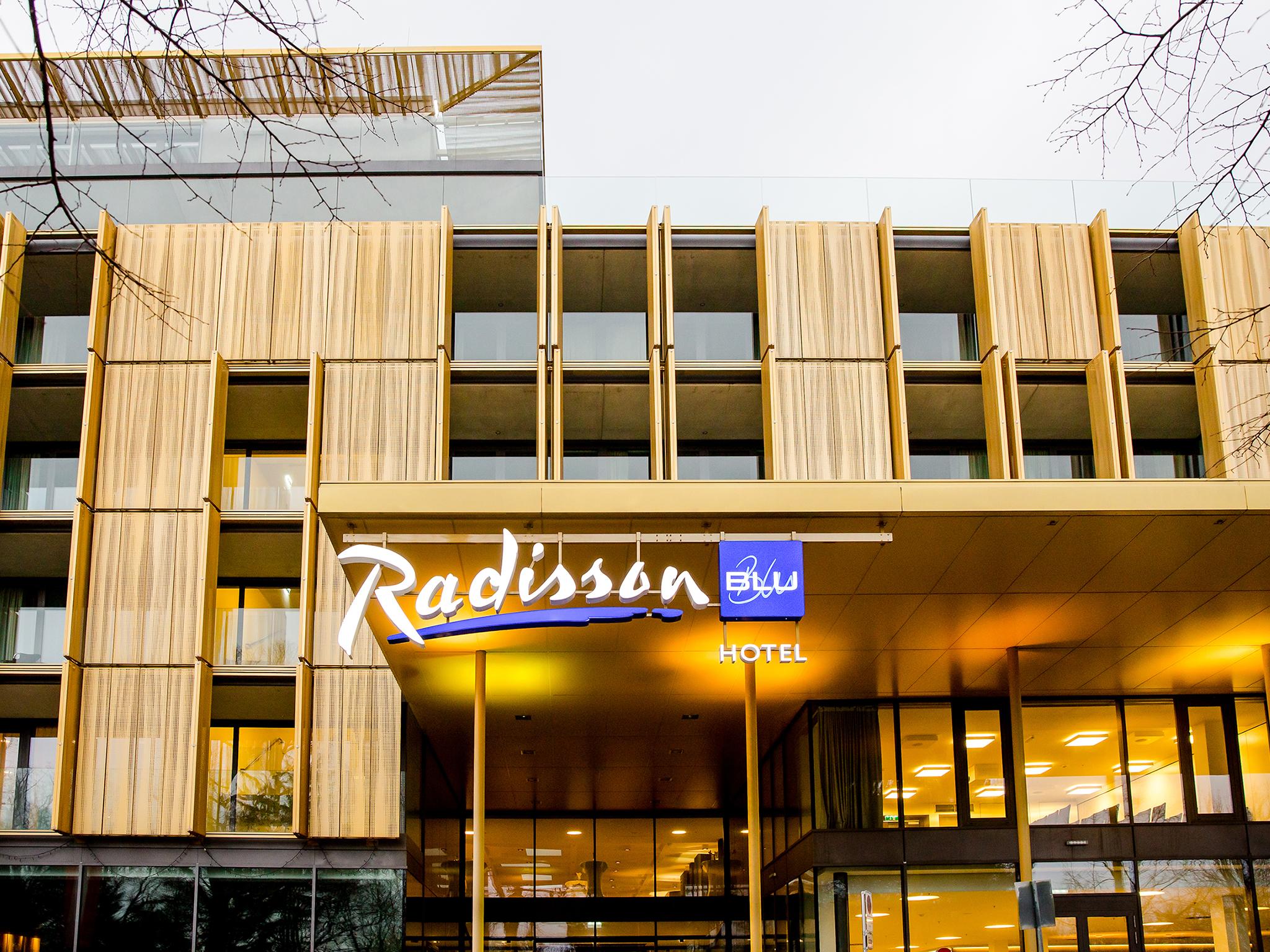 Radisson Blu Park Royal Palace Hotel