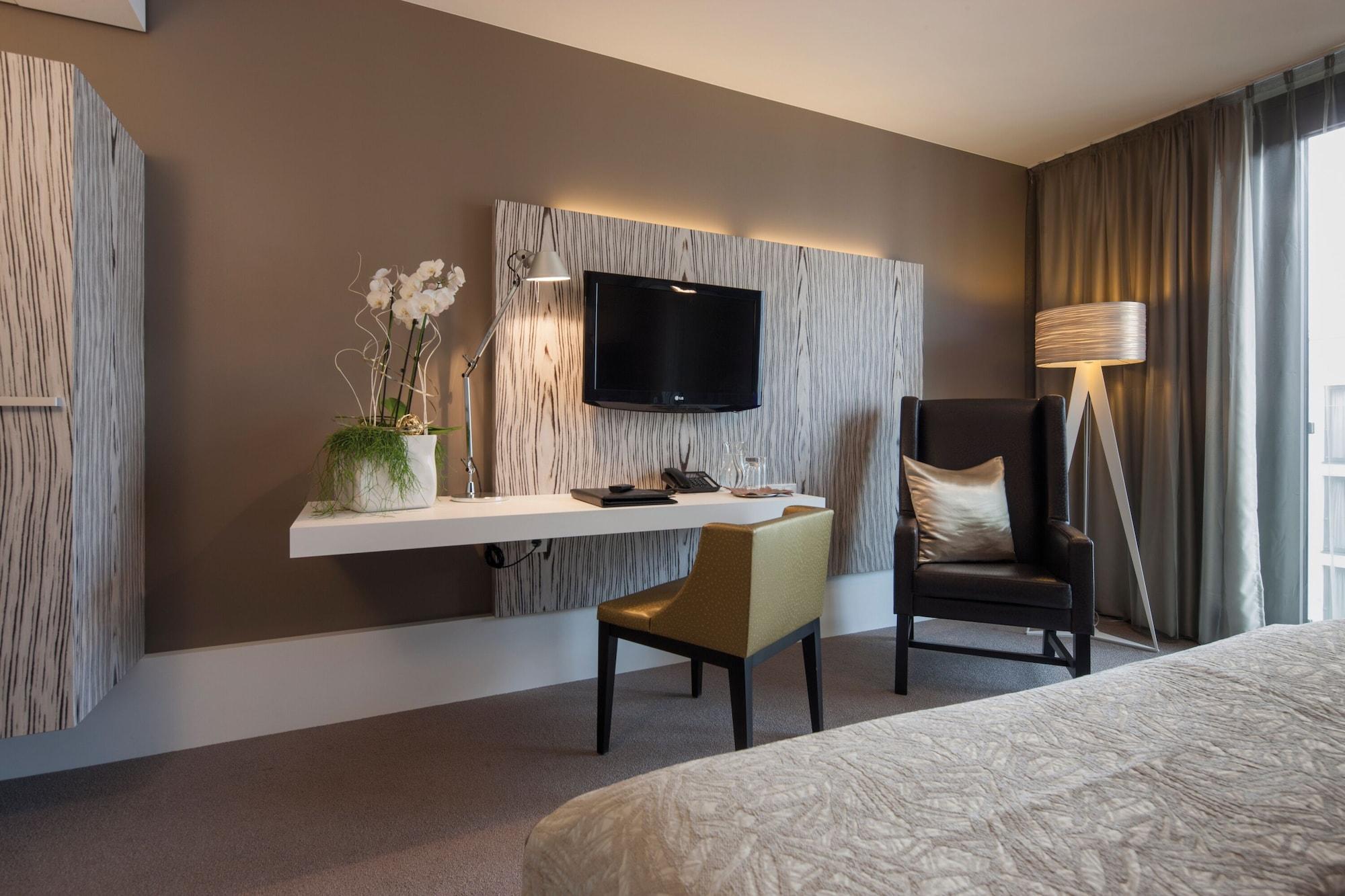 Radisson Blu Park Royal Palace Hotel