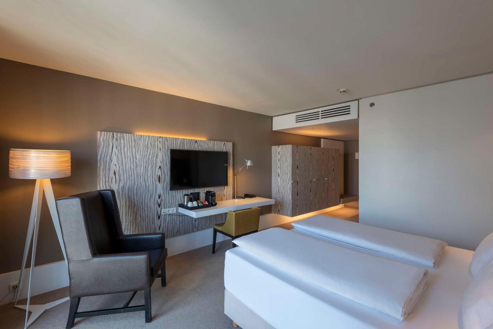 Radisson Blu Park Royal Palace Hotel
