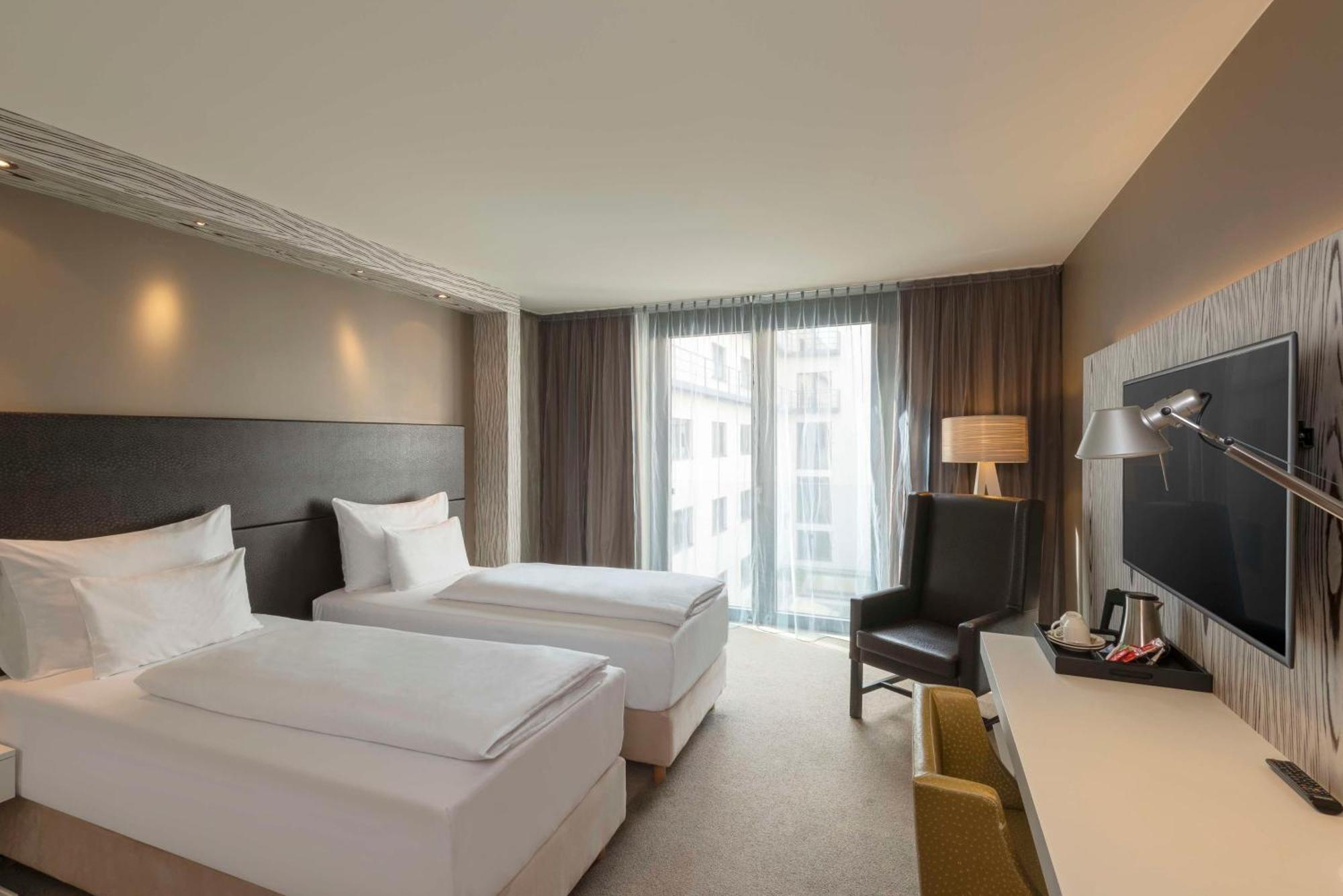 Hotel Radisson Blu Park Royal Palace 4*