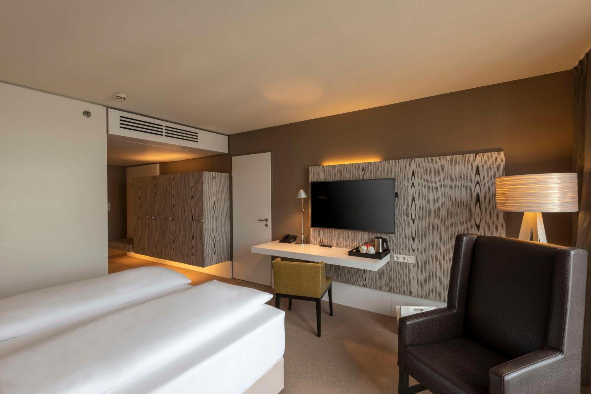 Radisson Blu Park Royal Palace Hotel 4*