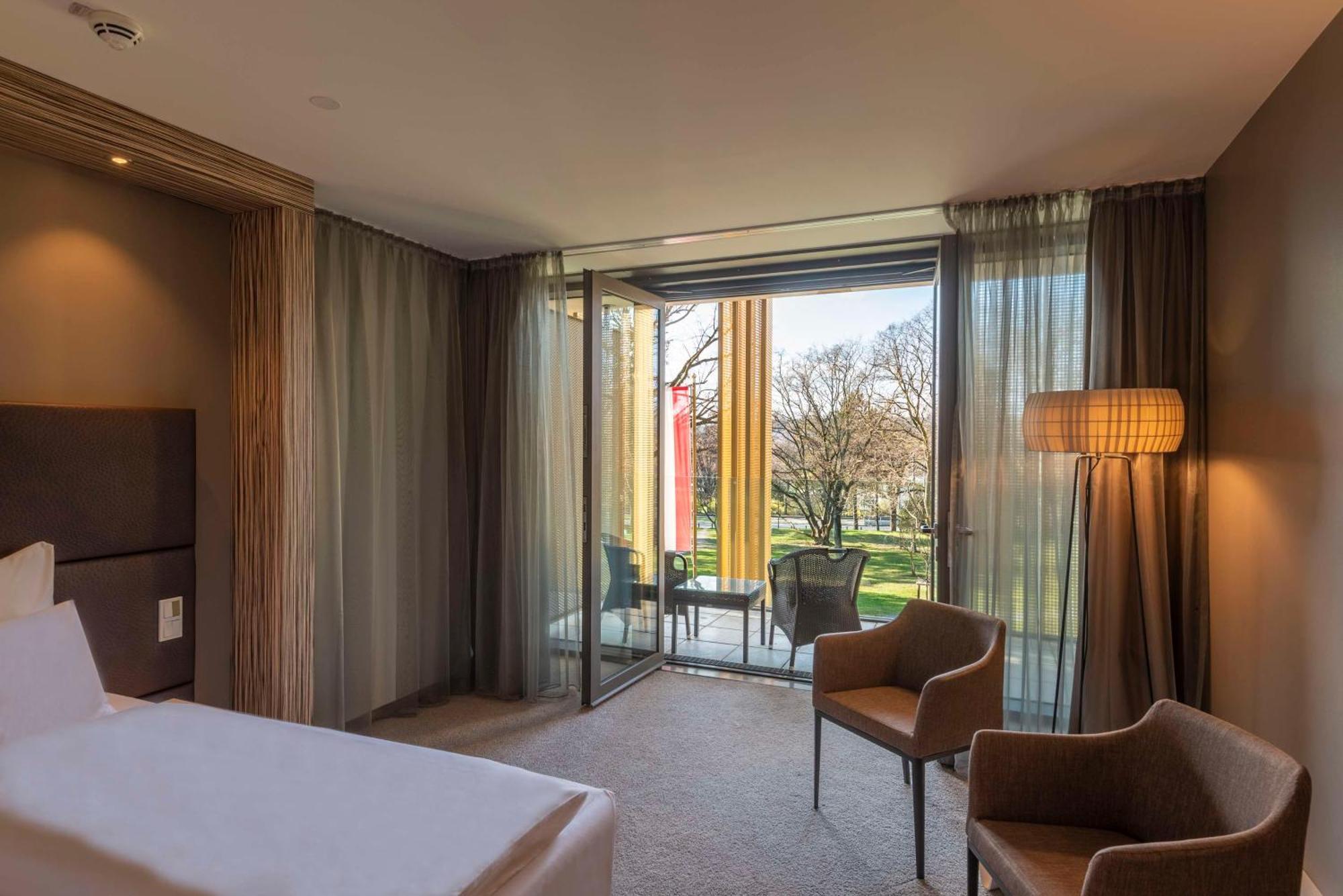 Hotel Radisson Blu Park Royal Palace 4*