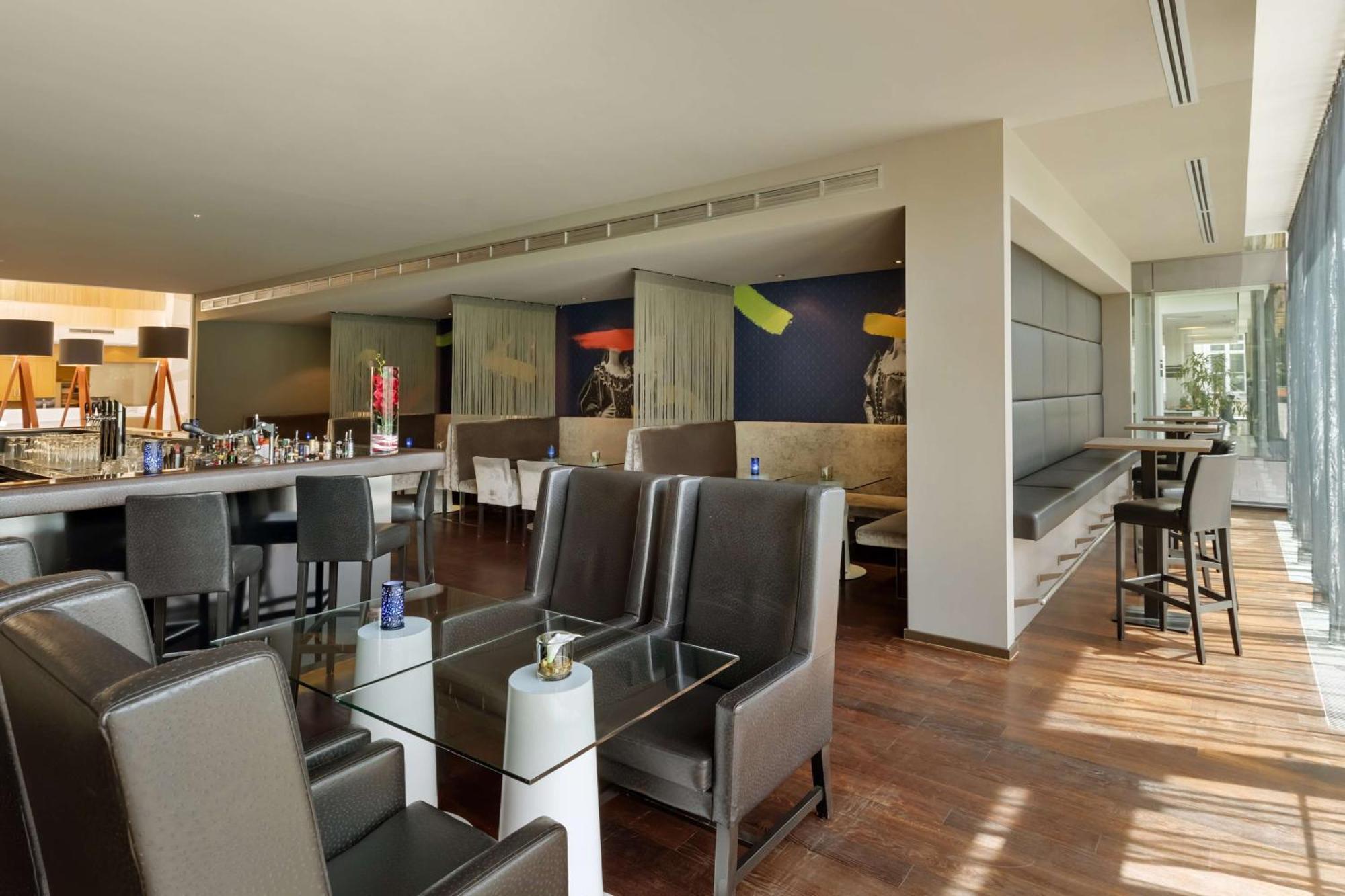 Radisson Blu Park Royal Palace